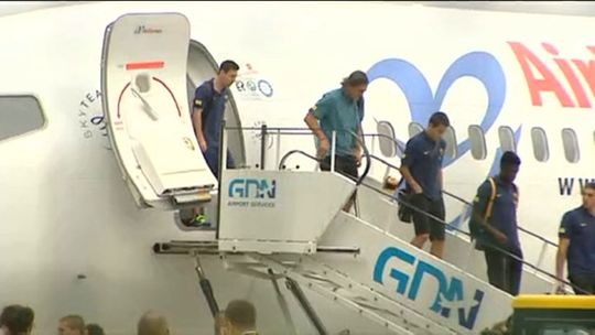 Piłkarze Barcelony przylecieli do Gdańska (WIDEO)