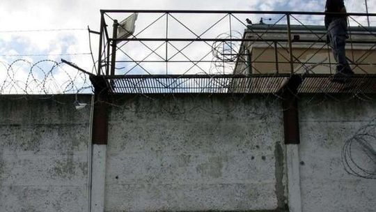 Pilnował złodziei, teraz sam ma kłopoty. Strażnik więzienny: Nie kradłem, pożyczałem