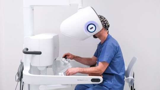 Pionierskie operacje robotyczne w Lublinie. Lekarze jednocześnie usunęli guzy płuca i nadnercza
