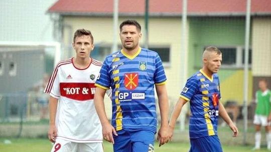 Piotr Piechniak ze Stali Kraśnik strzela, asystuje i trenuje