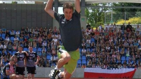 Piotr Żyła bez nart poleciał najdalej. Skoczkowie w Puławach