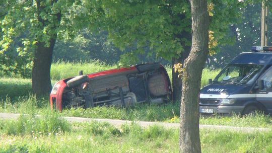 Piotrków: Dachował samochód, kierowca ranny