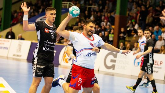 Piotrkowianin - Azoty Puławy 31:33. Było nerwowo, ale wygrali ważny mecz