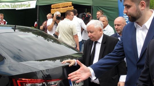 PiS dalej z największym poparciem. Ale bez sejmowej większości