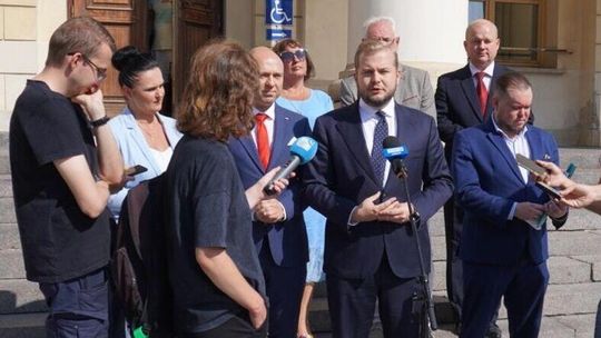 PiS żąda wyjaśnień od prezydenta. Chodzi o dworzec metropolitalny