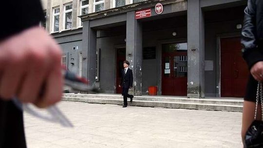 PiS zapowiada likwidację gimnazjów. Pracę straci 10 tysięcy nauczycieli? (SONDA)