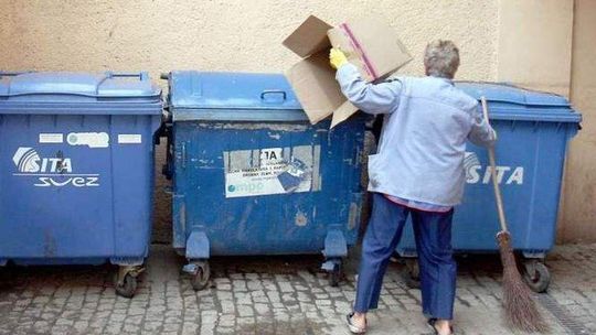 PiS znowu chce tańszego wywozu śmieci