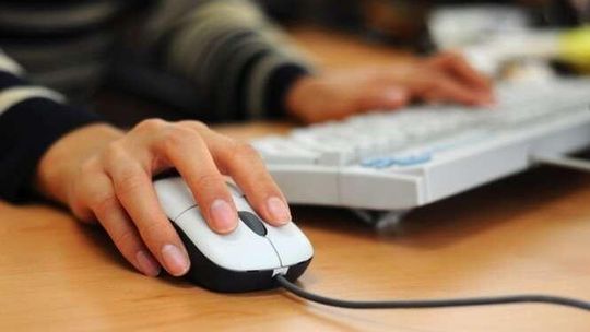 Pisała "brudasy pier..." o uchodźcach. Chce więzienia w zawieszeniu i 800 zł kary
