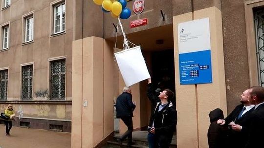 PIT nie chciał polecieć w kosmos. Happening partii Wolność