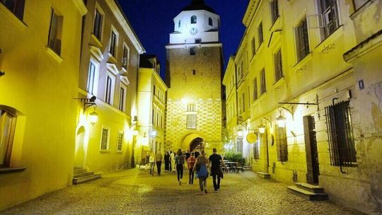 Piwo w Bramie Krakowskiej? Rozmowa z nieznajomym skończyła się bardzo źle