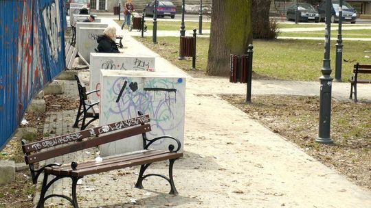 Plac Kaczyńskiego: Brud i szkło w środku miasta