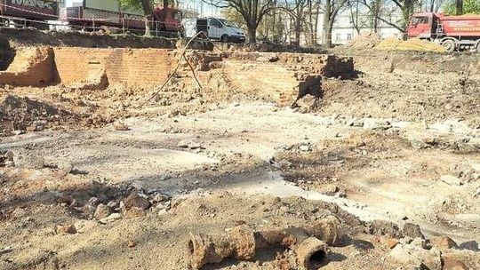 Plac Litewski: Miasto pokaże fundamenty cerkwi? Urzędnicy: "Rozważamy to"