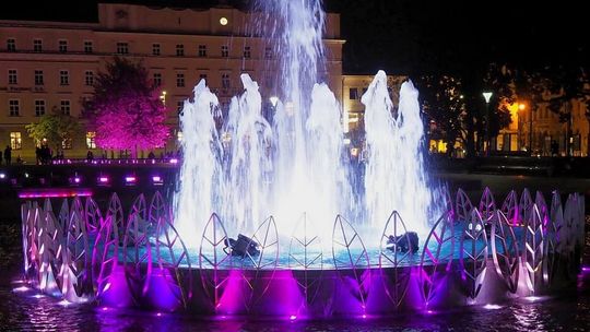 Plac Litewski na różowo. Chodzi o coś ważnego