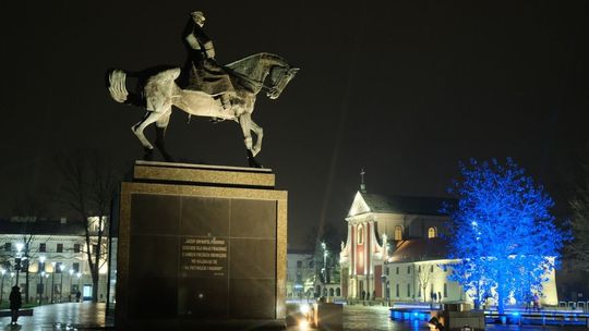 Plac Litewski świeci się drogo. To miliony złotych