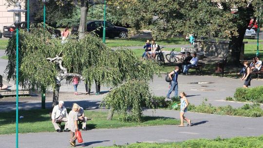 Plac Litewski większy, bo deptak dłuższy
