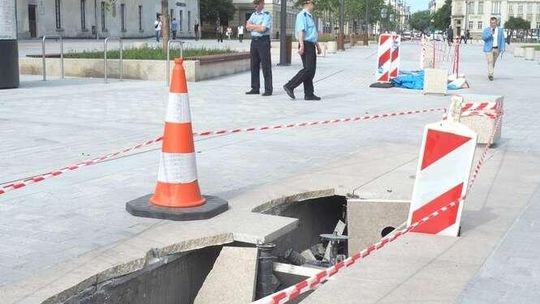 Plac Litewski: Zniszczone dwie fontanny w dwa tygodnie 