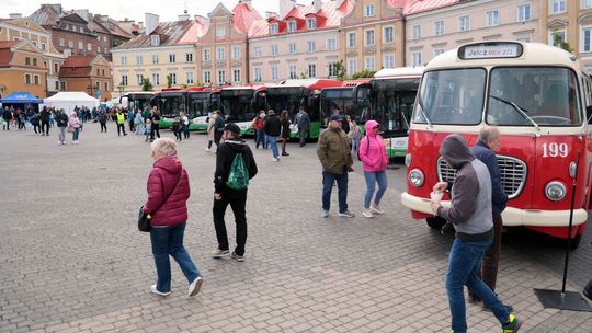 Plac Zamkowy zamieni się w minizajezdnię. MPK pokaże nowe autobusy, będzie też przejazd Ikarusem