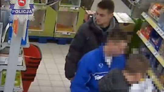 Płacił przywłaszczoną kartą. Kto rozpoznaje tego mężczyznę?