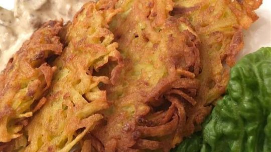 Placki ziemniaczane, wątróbka i nalewki. Co w restauracjach piszczy?