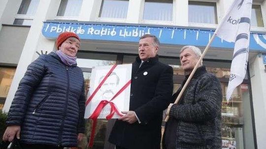Plakat z Wałęsą w gabinecie sędziego. Radio Lublin zrobiło materiał, KOD chce wyjaśnień
