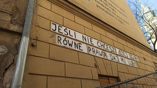 Plakaty z hasłami z protestów kobiet w Lublinie. "To czas na przejmowanie naszych ulic"