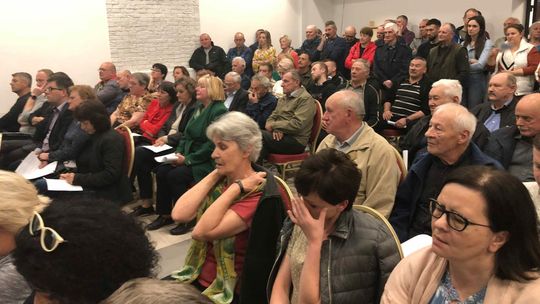 Planują puścić szybką kolej przez wieś. Mieszkańcy są rozwścieczeni, bo chcą im wyburzać domy