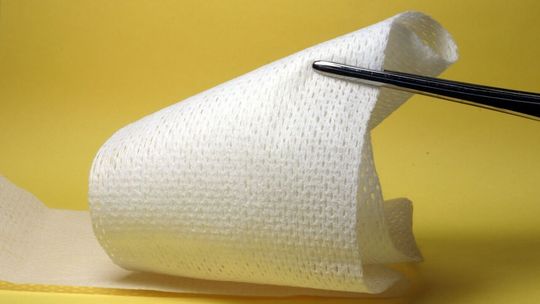 Plaster rozgrzewający znika z rynku. Był lekiem, a funkcjonował jako kosmetyk