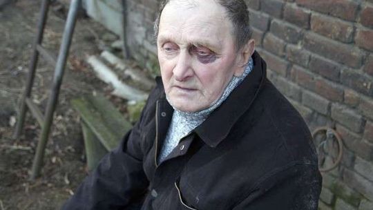 Pliszczyn: Postępowanie przeciw policjantom umorzone. To 75-latek odpowie za napaść na nich