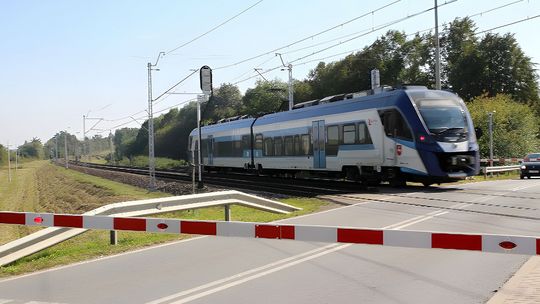 PLK o psujących się rogatkach: To wina kierowców