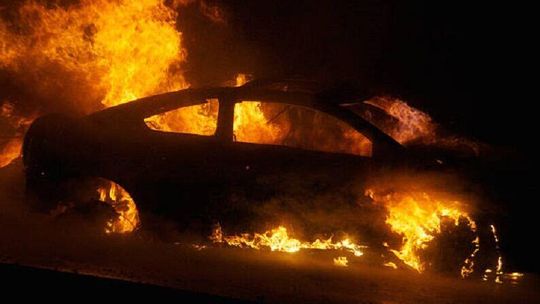 Płonie samochód na S17. Utrudnienia w kierunku Lublina 