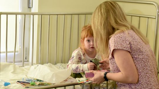 Pluszowy żółw i pies Pluto dla dzieci. To Światowy Dzień Chorego w szpitalu w Lublinie