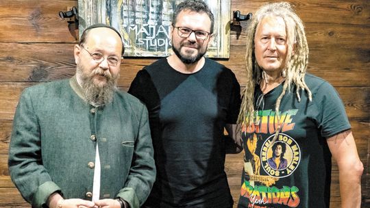 Płyty, muzyka i nagrania. Jak powstaje dźwięk?