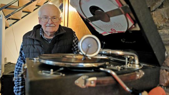 Płyty, rzutniki i aparaty. Kolekcjoner z Lublina spieszy na ratunek przeszłości