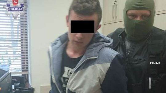 Po 2 latach rozwiązali sprawę brutalnego zabójstwa w Chomęciskach Małych. Uderzył pięścią w drzwi, to ich zdradziło