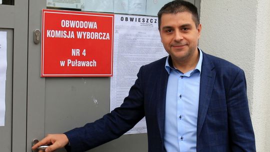 Po 24 latach rządzenia Janusz Grobel odchodzi. Paweł Maj prezydentem Puław