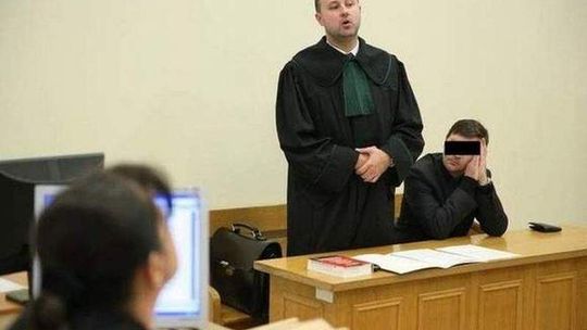 Po alkoholu i lekach wjechał w samochody. Biegły: okulista nie jest uzależniony