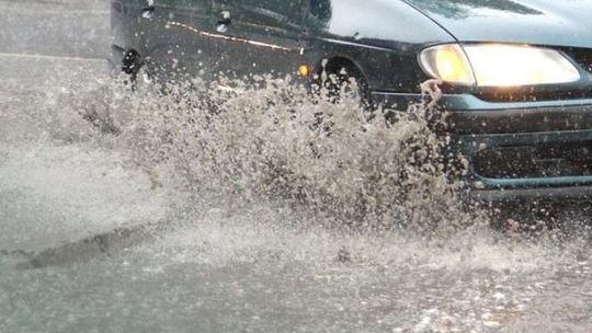 Po burzach zalana szkoła i stołówka. Jaka pogoda w weekend?