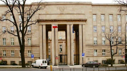 Po co nam szkoła - debata w Galerii Labirynt