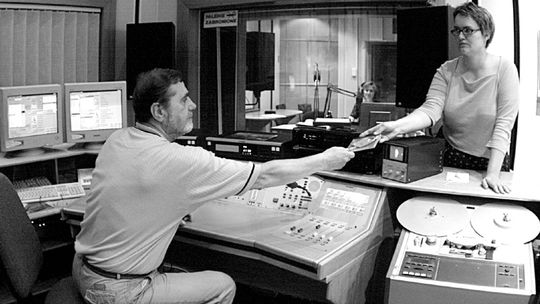 Po drugiej stronie radia