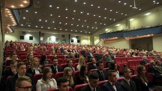 Po jakich studiach można liczyć na dobrą pracę i godziwe zarobki?