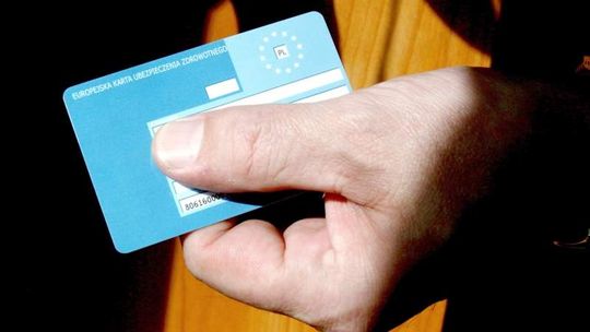 Po kartę EKUZ bez kolejki? Najlepiej odebrać ją teraz
