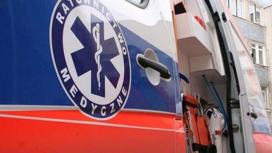 Po kilku metrach jazdy uderzył w płot. 22-latek nie żyje