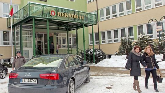 Po kontroli w Uniwersytecie Przyrodniczym. Chcieli kupić audi i kupili audi