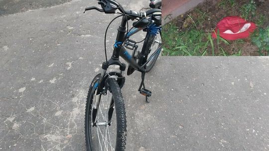 Po libacji odjechał cudzym rowerem. Wpadł, bo po drodze coś zgubił