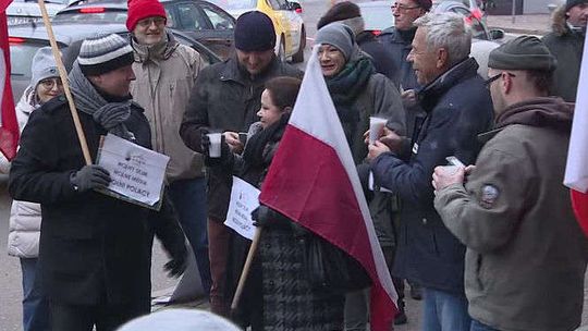 Po piątkowych wydarzeniach w Sejmie, manifestacje w miastach