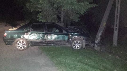 Po pijanemu uderzył w słup. Nie było prądu w całej wsi