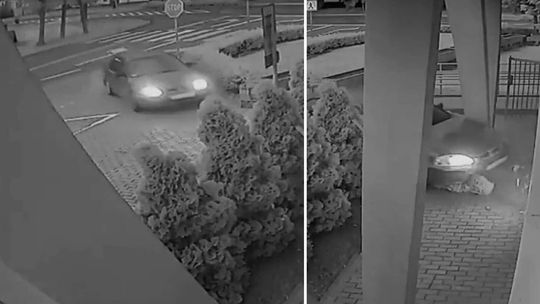 Po pijanemu wjechał w znak... przed komendą policji, a potem uciekł