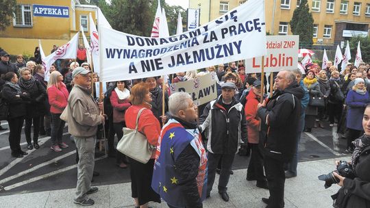 Po policjantach czas na nauczycieli. Chcą 1000 zł podwyżki. Pójdą na zwolnienia lekarskie?