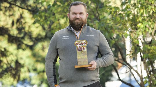 Po studiach na Politechnice Lubelskiej do zespołów Ferrari i McLaren w Formule 1