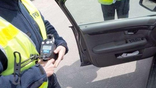 Po zmianie przepisów kierowcy jeżdżą wolniej. Nie chcą stracić prawa jazdy